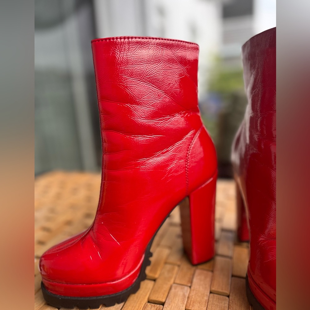 booties - Picture 2 of 6